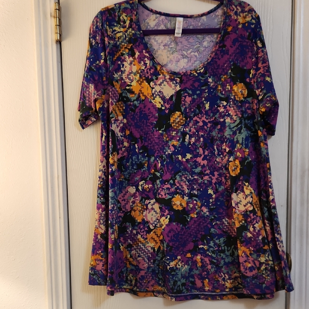 LuLaRoe Purple Multicolor Scoop Neck Short Sleeve Tee